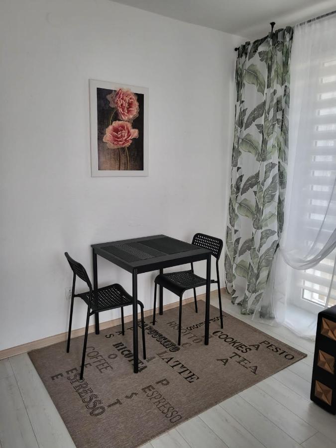 Apartmán Apartament Zorzy Przy Instytucie Kardiologii Anin Varšava Exteriér fotografie